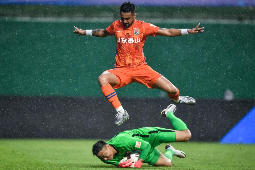 هدف الأهلي اليوم يوتيوبمتابعة أحدث أهداف النادي الأهلي في الدوري والبطولات